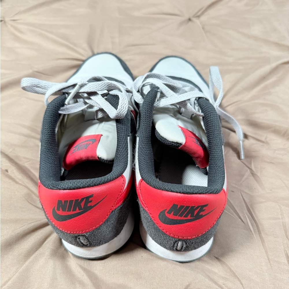 Nike Men’s Gray & Pink Retro-Style Sneakers - Picture 3 of 3